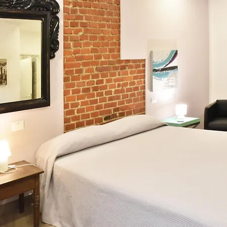 Ventitremarzo 住宿加早餐酒店 诺瓦拉